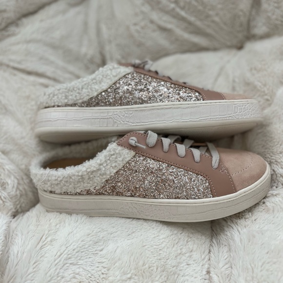 Dolce Vita slide on shoes. Size 8.5. Never worn! - Picture 4 of 4